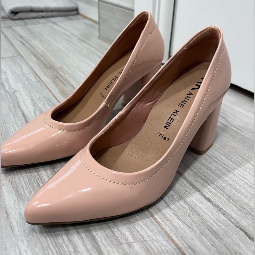 Anne Klein Women's blush heels worn once!
